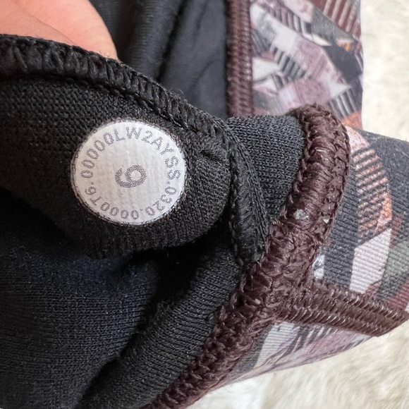 Lululemon 🍋 Energy Bra Medium Support, B–D Cup Size 6 - Picture 7 of 9